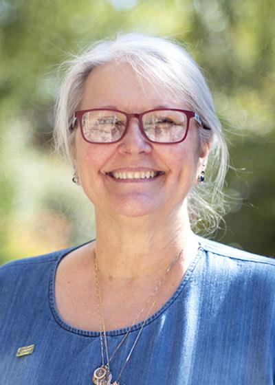 Barbara Arnold headshot